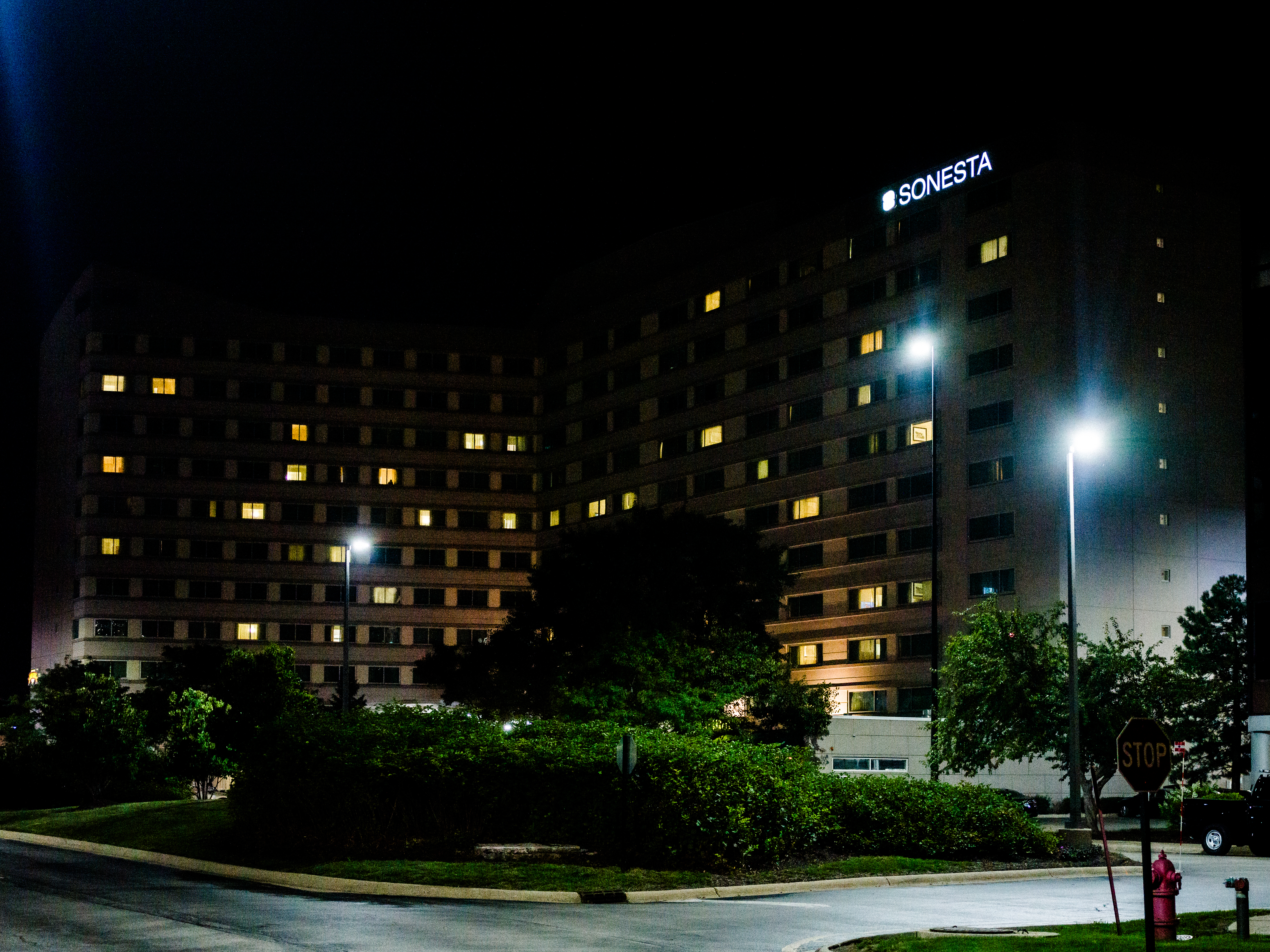 The Sonesta Chicago O’Hare Airport Rosemont hotel where Valentina Galvis and her infant son were detained.