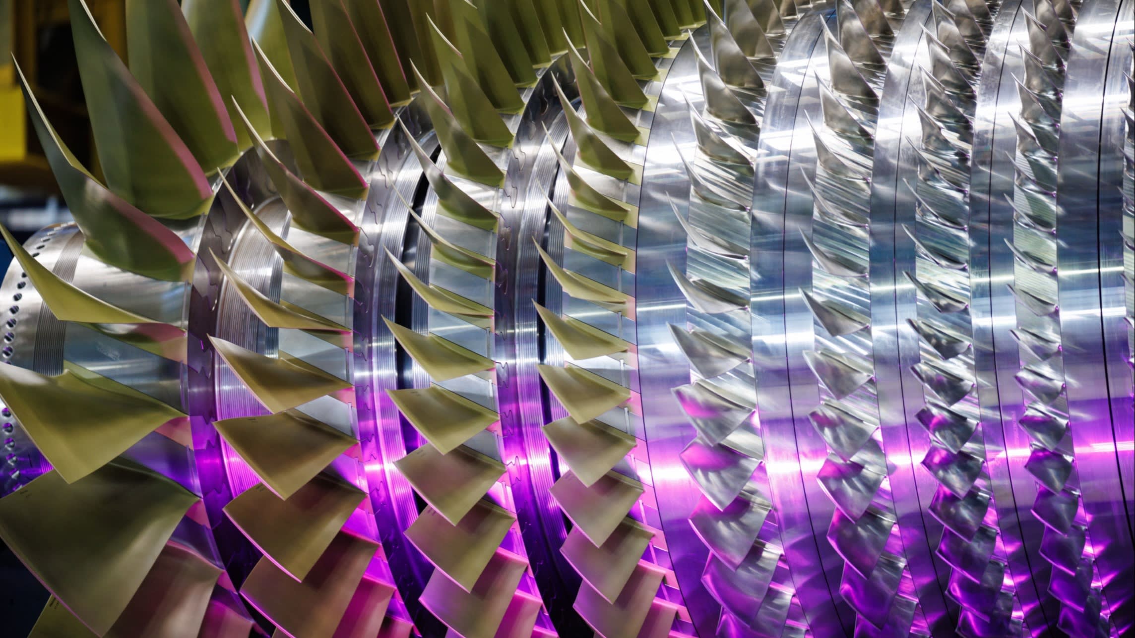 Siemens Energy orders hit record on ‘enormous’ data centre demand